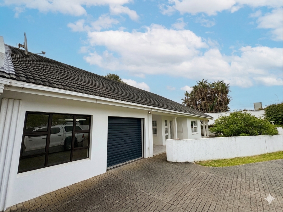 3 Bedroom Property for Sale in Gonubie Eastern Cape